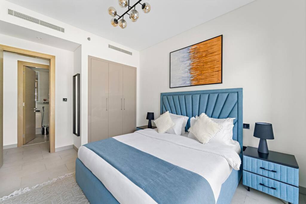 Apartment First Class 2br Lavish Living Dubai