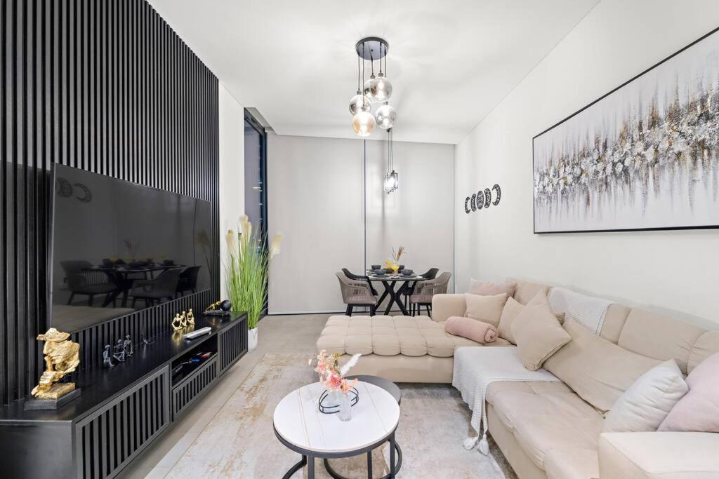 Apartment First Class 2br Lavish Living
