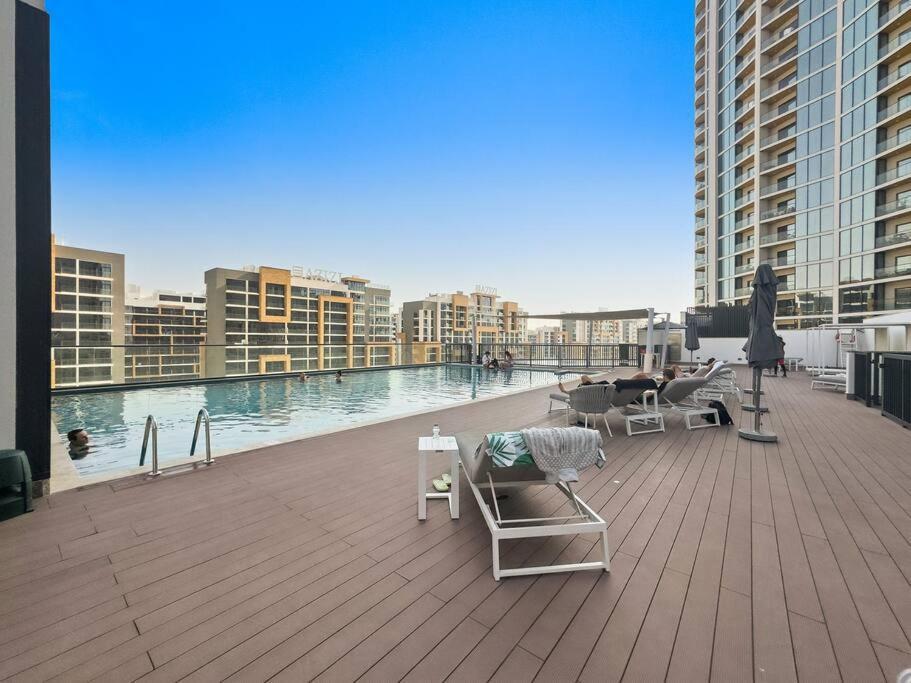 First Class 2br Lavish Living * Dubai