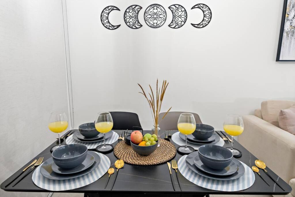 First Class 2br Lavish Living * Dubai