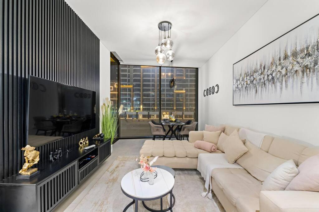 First Class 2br Lavish Living *